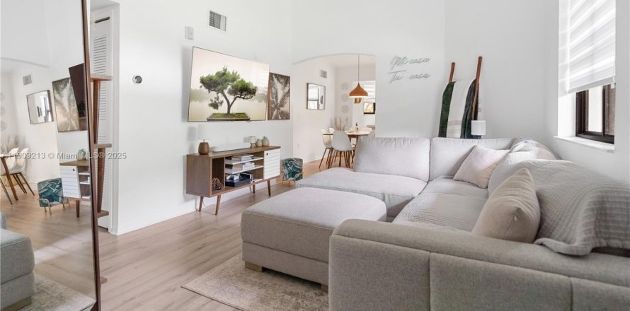 Condo à Cutler Bay, Floride, 3 chambres № 1965528