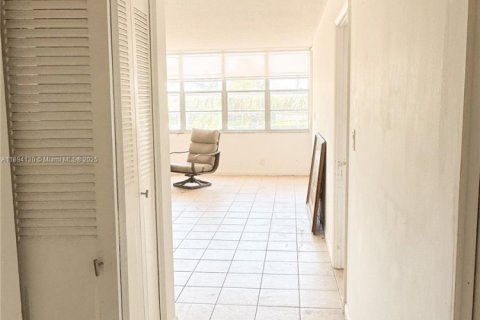 Copropriété à vendre à North Miami Beach, Floride: 1 chambre, 73.39 m2 № 1976165 - photo 7