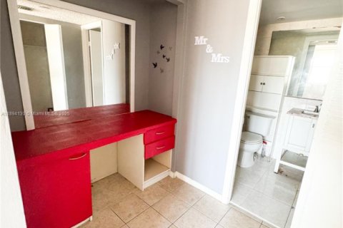 Copropriété à vendre à North Miami Beach, Floride: 1 chambre, 73.39 m2 № 1976165 - photo 10