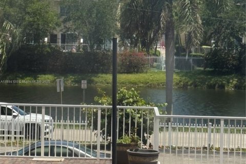 Copropriété à vendre à North Miami Beach, Floride: 1 chambre, 73.39 m2 № 1976165 - photo 13