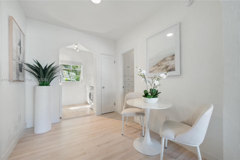 Copropriété à vendre à Miami Beach, Floride: 51.1 m2 № 2046985 - photo 6