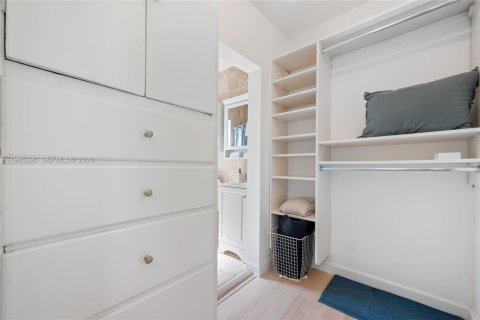 Copropriété à vendre à Miami Beach, Floride: 51.1 m2 № 2046985 - photo 12