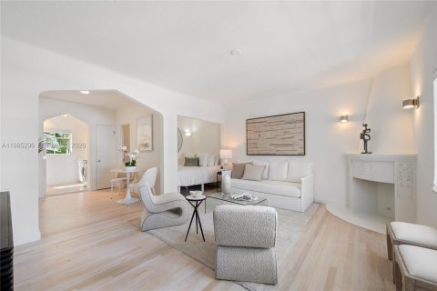 Studio à Condo à Miami Beach, Floride  № 2046985