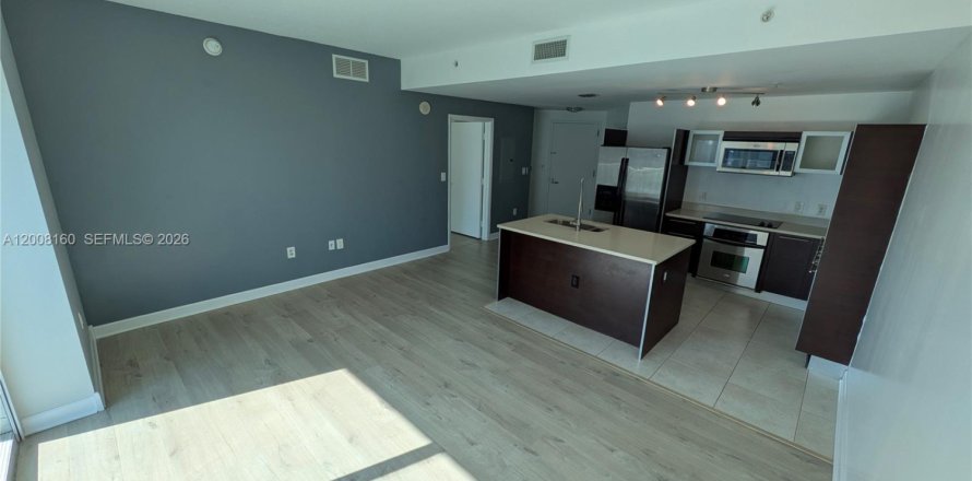 Studio in the Condo in Miami, Florida  № 2270834