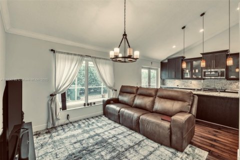 House in Cooper City, Florida 3 bedrooms, 158.03 sq.m. № 1892809 - photo 3