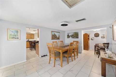 Casa en venta en Belleview, Florida, 3 dormitorios, 163.42 m2 № 2097323 - foto 8