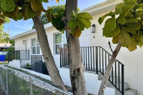 Снять в аренду виллу или дом в Майами, Флорида 2 спальни, 69.49м2, № 1950049 - фото 9