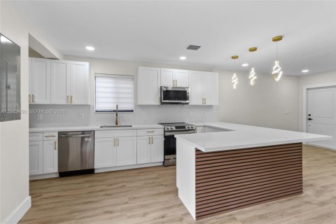 House in Fort Lauderdale, Florida 3 bedrooms, 136.47 sq.m. № 2001727 - photo 7