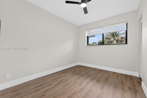 House in Fort Lauderdale, Florida 3 bedrooms, 136.47 sq.m. № 2001727 - photo 21
