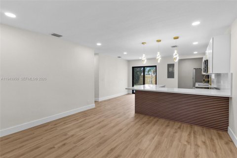 House in Fort Lauderdale, Florida 3 bedrooms, 136.47 sq.m. № 2001727 - photo 4