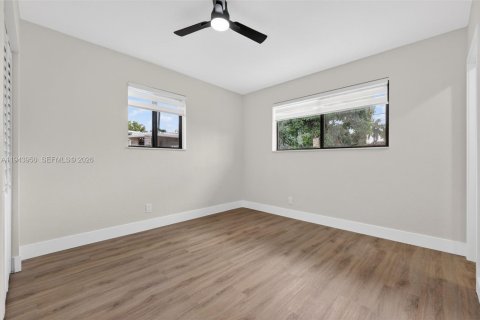 House in Fort Lauderdale, Florida 3 bedrooms, 136.47 sq.m. № 2001727 - photo 17