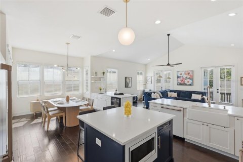 Adosado en venta en Saint Petersburg, Florida, 4 dormitorios, 195.37 m2 № 2425473 - foto 5