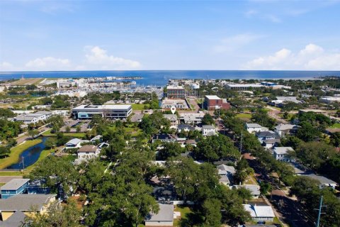 Adosado en venta en Saint Petersburg, Florida, 4 dormitorios, 195.37 m2 № 2425473 - foto 2