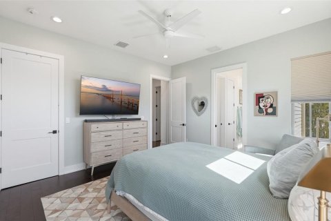Adosado en venta en Saint Petersburg, Florida, 4 dormitorios, 195.37 m2 № 2425473 - foto 29