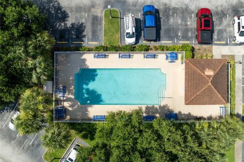 Condo in Orlando, Florida, 3 bedrooms  № 2198206 - photo 24
