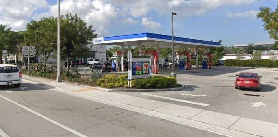 Commercial property in Hollywood, Florida № 1753973
