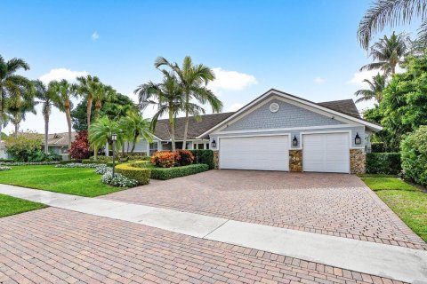House in Boynton Beach, Florida 5 bedrooms, 327.95 sq.m. № 1216072 - photo 1