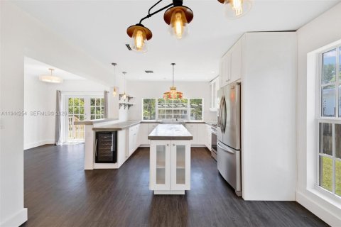 House in Miami, Florida 3 bedrooms, 143.81 sq.m. № 2000697 - photo 14