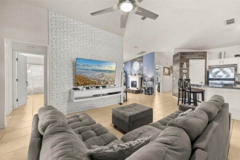 Villa ou maison à vendre à Dundee, Floride: 4 chambres, 160.72 m2 № 2399211 - photo 13