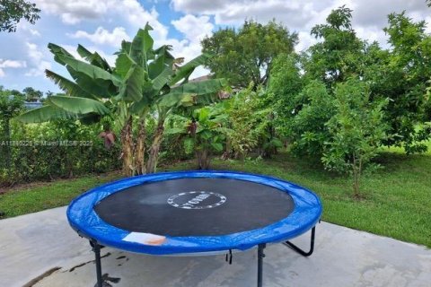 Casa en venta en Miami, Florida, 4 dormitorios, 203.64 m2 № 1828925 - foto 18