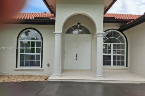Casa en venta en Miami, Florida, 4 dormitorios, 203.64 m2 № 1828925 - foto 2