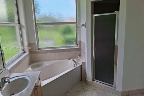 Casa en venta en Miami, Florida, 4 dormitorios, 203.64 m2 № 1828925 - foto 7