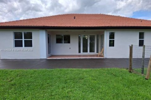 Casa en venta en Miami, Florida, 4 dormitorios, 203.64 m2 № 1828925 - foto 13