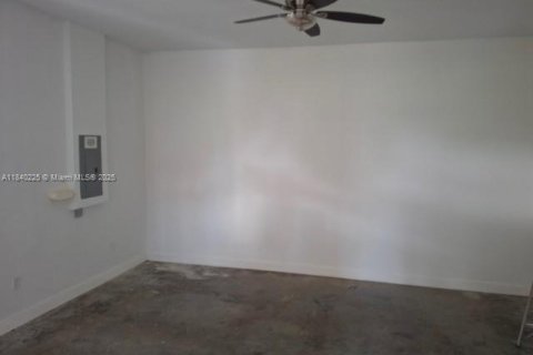 Casa en venta en Miami, Florida, 4 dormitorios, 203.64 m2 № 1828925 - foto 12