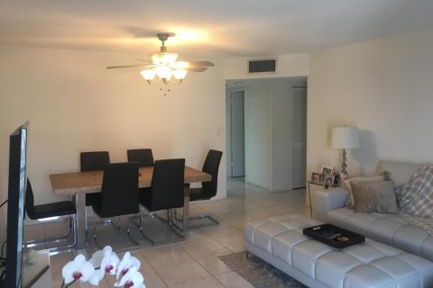 Copropriété à louer à Pompano Beach, Floride: 2 chambres, 111.48 m2 № 1207498 - photo 1