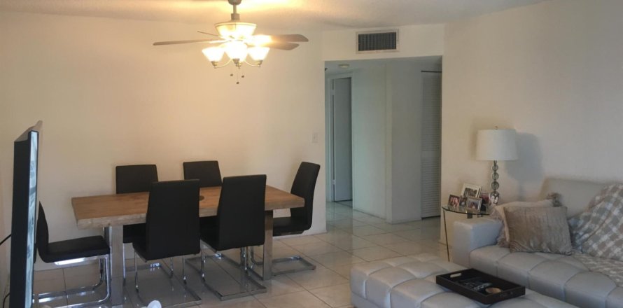Condominio en Pompano Beach, Florida, 2 dormitorios № 1207498