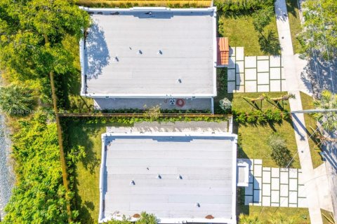 Купить виллу или дом в Уэст-Палм-Бич, Флорида 3 спальни, № 1969211 - фото 30