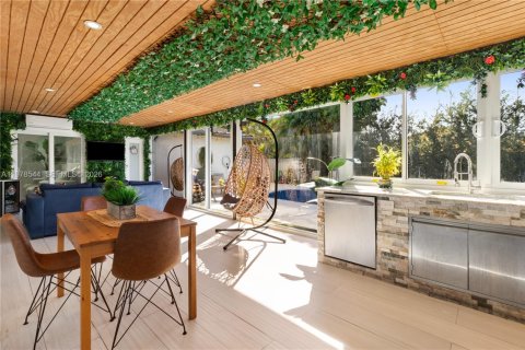 Casa en venta en Pembroke Pines, Florida, 5 dormitorios, 173.26 m2 № 2050155 - foto 23