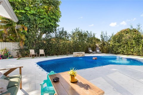 Casa en venta en Pembroke Pines, Florida, 5 dormitorios, 173.26 m2 № 2050155 - foto 28