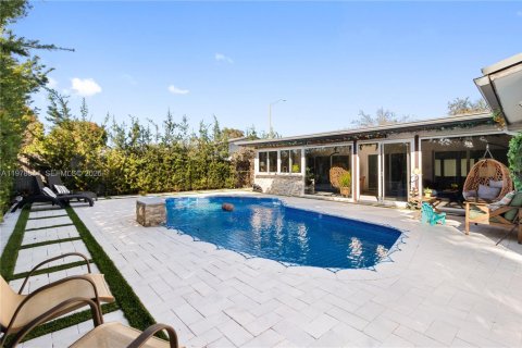 Casa en venta en Pembroke Pines, Florida, 5 dormitorios, 173.26 m2 № 2050155 - foto 27