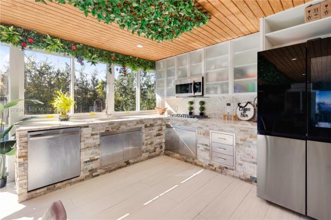 Casa en venta en Pembroke Pines, Florida, 5 dormitorios, 173.26 m2 № 2050155 - foto 24