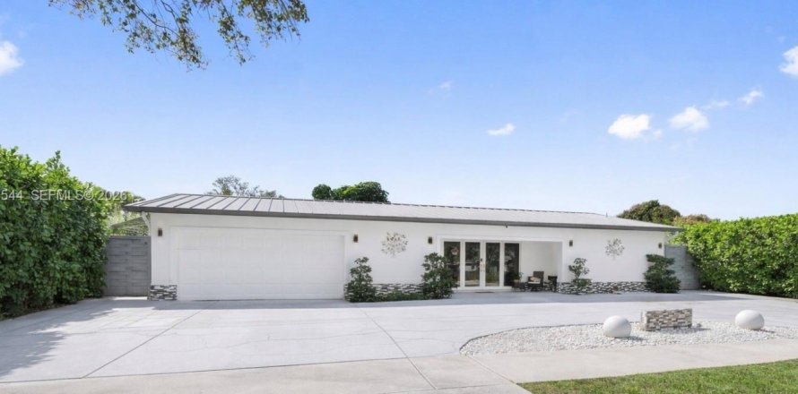 Casa en Pembroke Pines, Florida 5 dormitorios, 173.26 m2 № 2050155