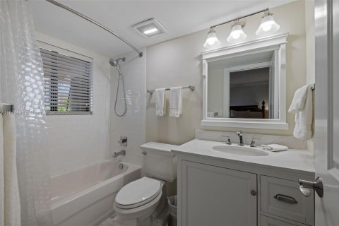 Купить таунхаус в Корал-Гейблс, Флорида 2 спальни, 140.75м2, № 1958111 - фото 23