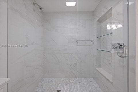 Купить таунхаус в Корал-Гейблс, Флорида 2 спальни, 140.75м2, № 1958111 - фото 20