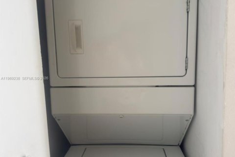 Купить кондоминиум в Майами, Флорида 1 спальня, 55.46м2, № 2174495 - фото 12