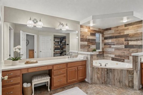 Casa en venta en Howey-in-the-Hills, Florida, 4 dormitorios, 324.97 m2 № 2349224 - foto 26