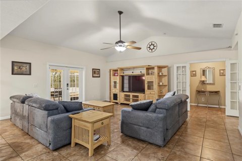 Casa en venta en Howey-in-the-Hills, Florida, 4 dormitorios, 324.97 m2 № 2349224 - foto 15
