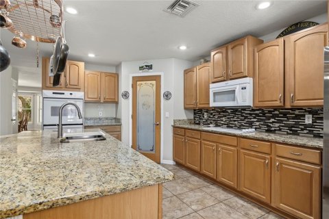 Casa en venta en Howey-in-the-Hills, Florida, 4 dormitorios, 324.97 m2 № 2349224 - foto 21