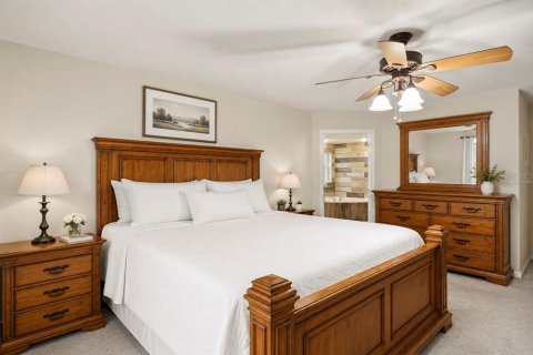 Casa en venta en Howey-in-the-Hills, Florida, 4 dormitorios, 324.97 m2 № 2349224 - foto 25