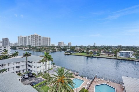 Copropriété à louer à Hallandale Beach, Floride: 2 chambres, 116.13 m2 № 2053864 - photo 28