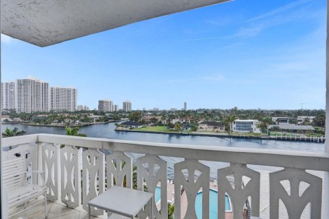 Condo à Hallandale Beach, Floride, 2 chambres  № 2053864