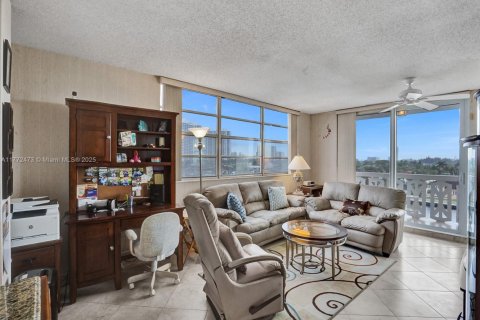 Copropriété à louer à Hallandale Beach, Floride: 2 chambres, 116.13 m2 № 2053864 - photo 20
