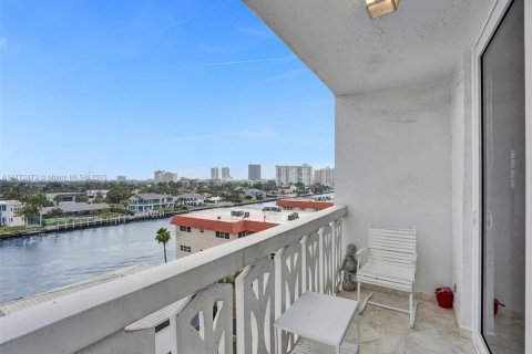 Copropriété à louer à Hallandale Beach, Floride: 2 chambres, 116.13 m2 № 2053864 - photo 27