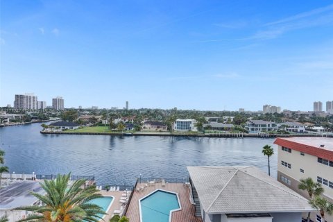 Copropriété à louer à Hallandale Beach, Floride: 2 chambres, 116.13 m2 № 2053864 - photo 10