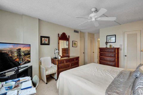 Copropriété à louer à Hallandale Beach, Floride: 2 chambres, 116.13 m2 № 2053864 - photo 6