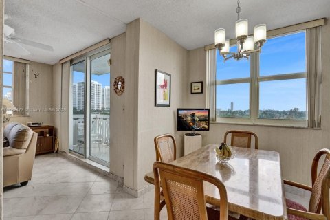 Copropriété à louer à Hallandale Beach, Floride: 2 chambres, 116.13 m2 № 2053864 - photo 24